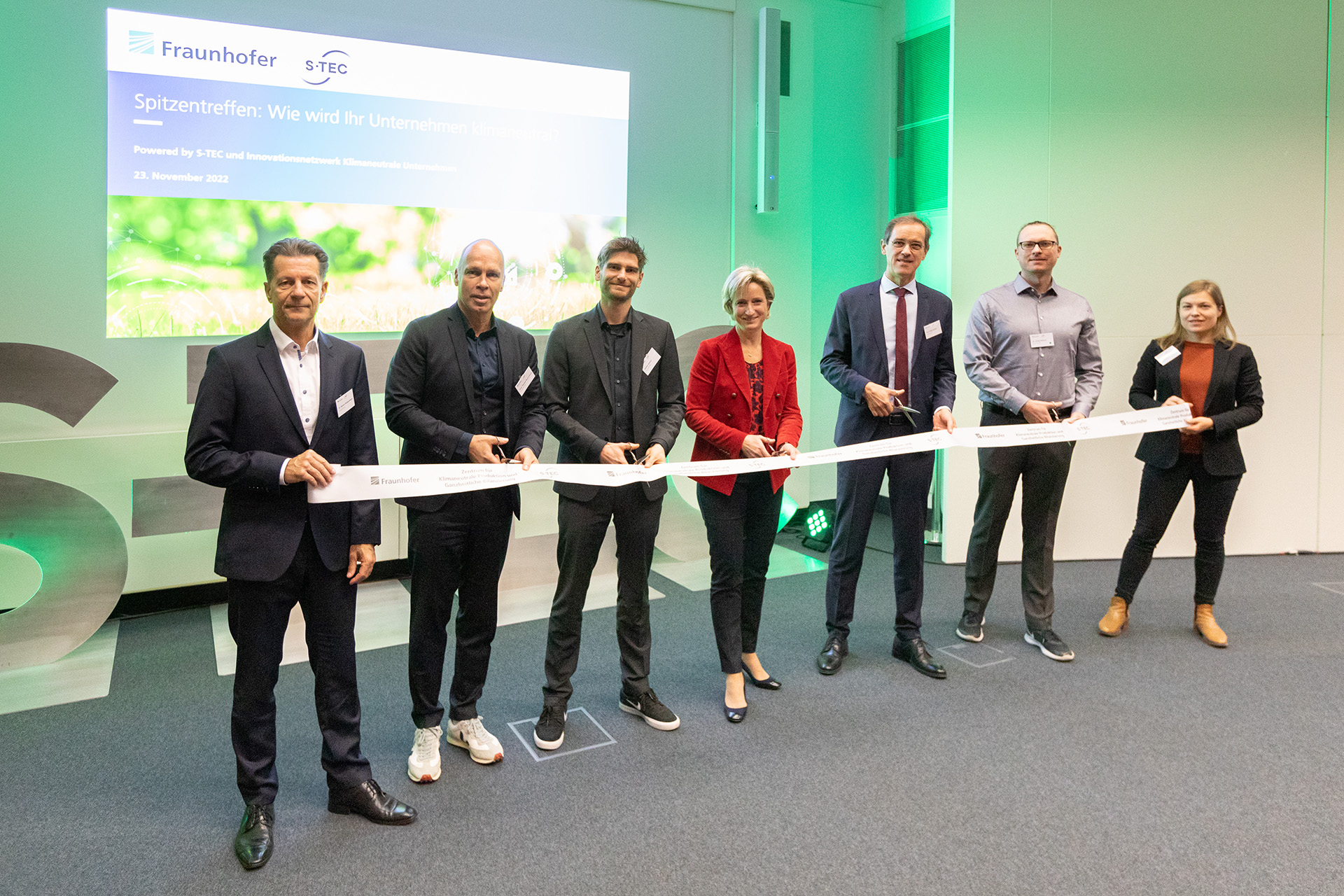 Eröffnung des Zentrums für Klimaneutrale Produktion und Ganzheitliche Bilanzierung (ZKP) am 23. November 2022 in Stuttgart