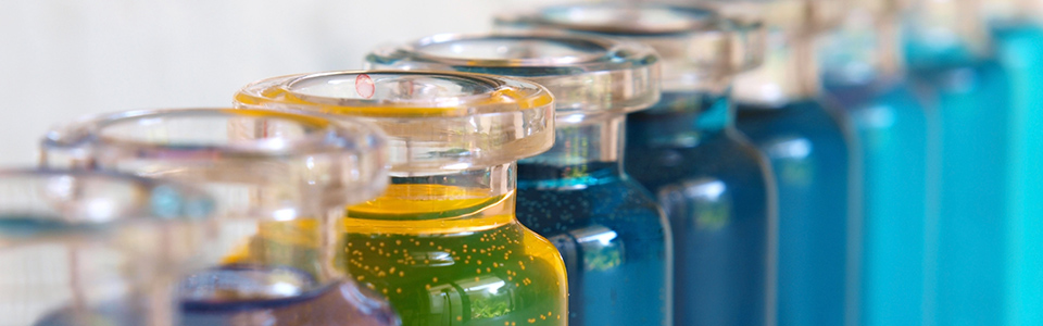 Farben in Fläschchen