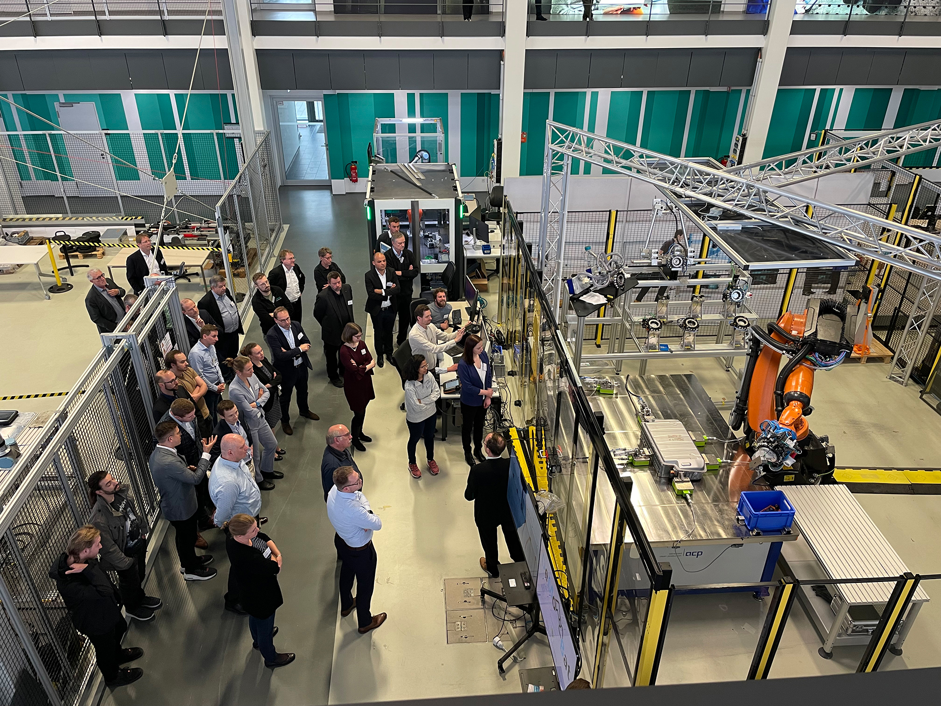 Guided tour through the robot test field of Fraunhofer IPA
