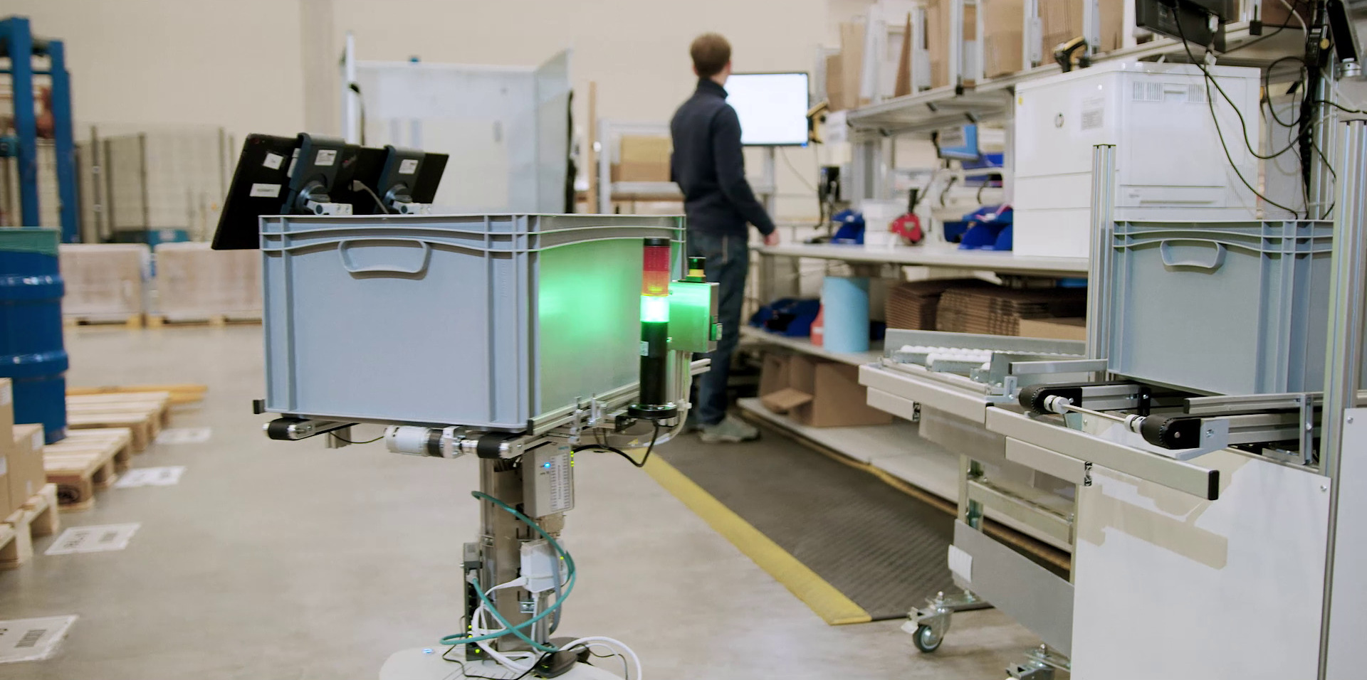 An autonomous mobile robot to support order picking
