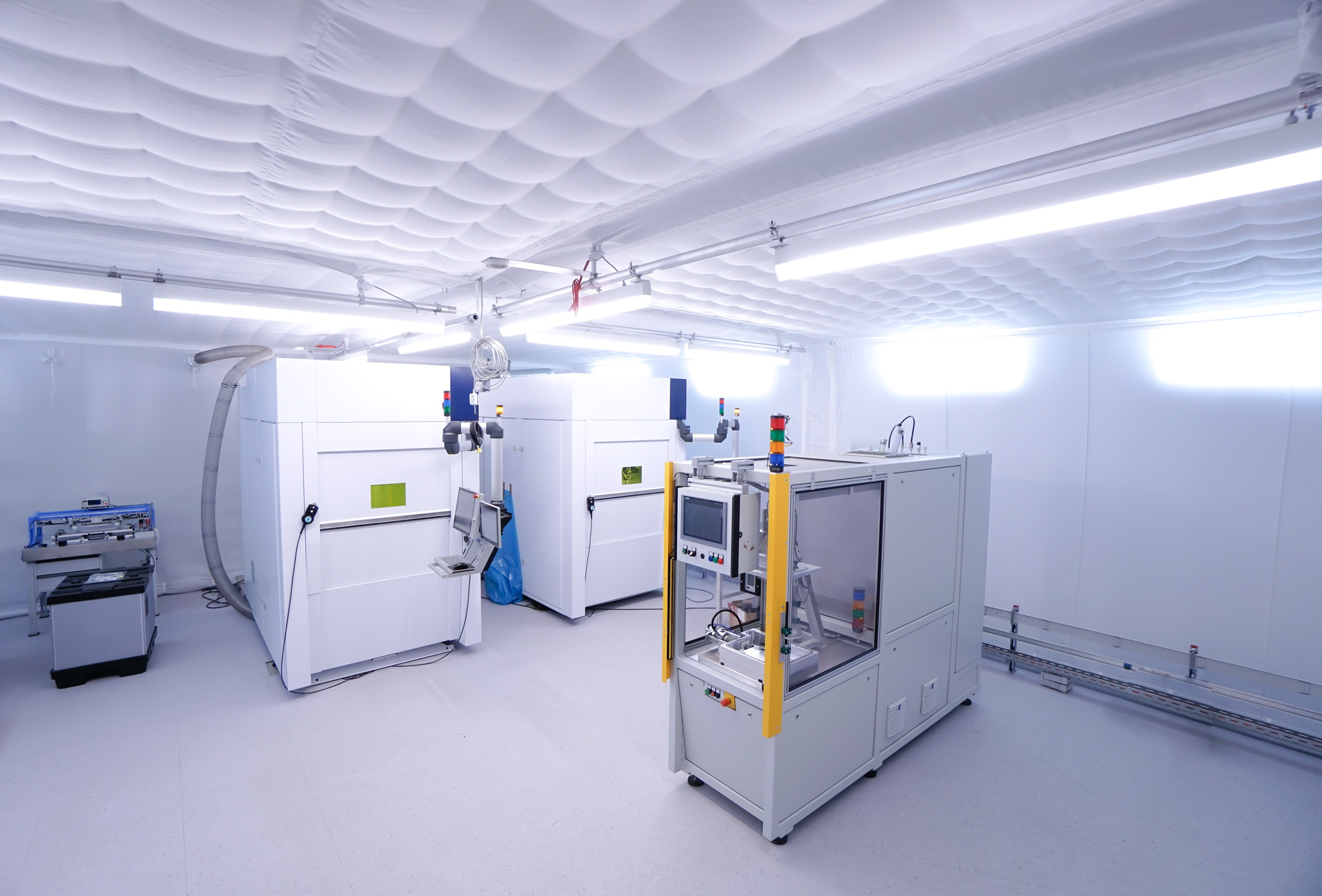 Inside the dry cleanroom system DryClean-CAPE®